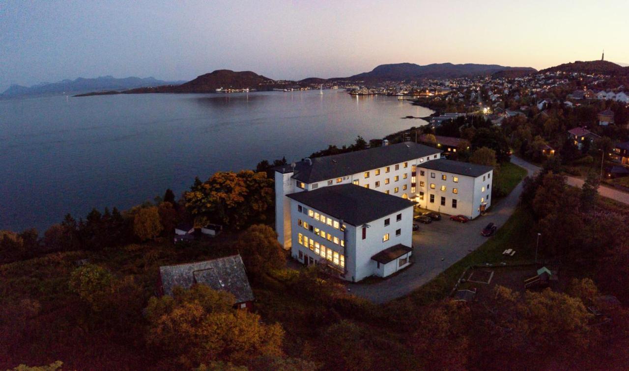Trondenes Sommerhostel Харстад Екстериор снимка