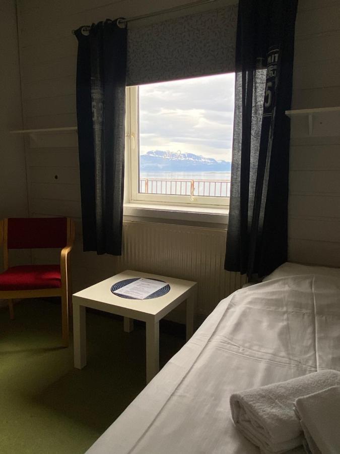 Trondenes Sommerhostel Харстад Екстериор снимка